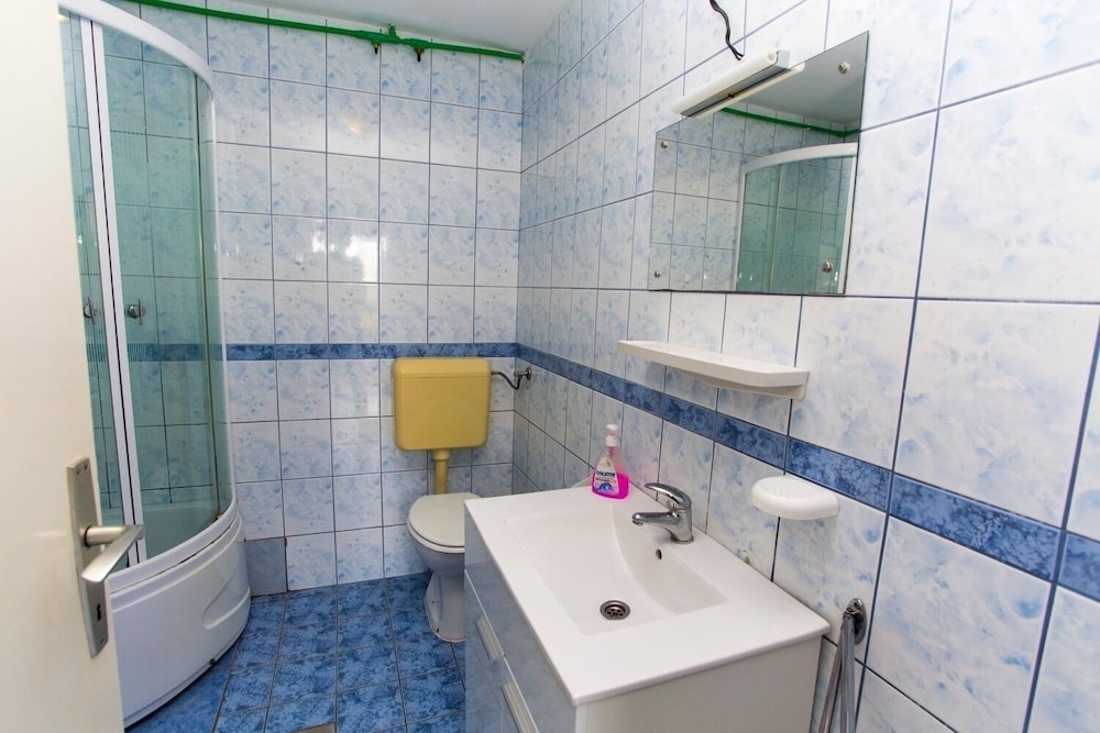 Photo 12