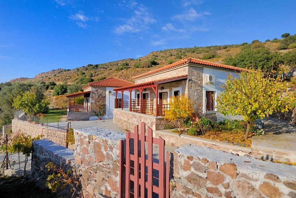 Troyan Hill Apartments