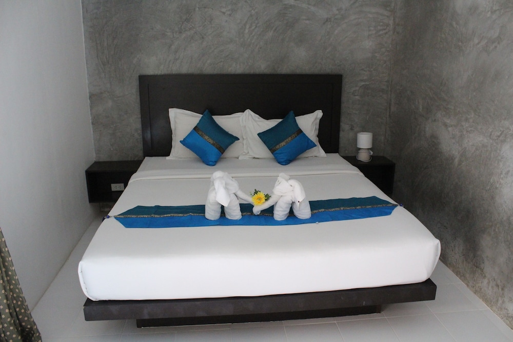 B Happy Resort