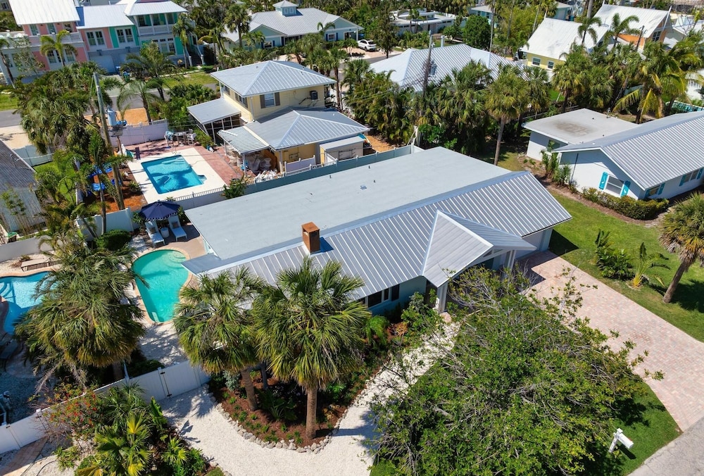 Latitude Adjustment Ami 3 Bedroom Home