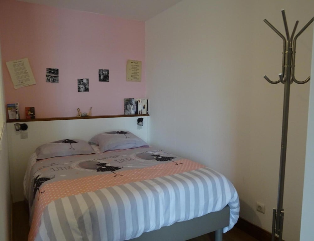 Studio in Plougasnou With Sea View and Beaches