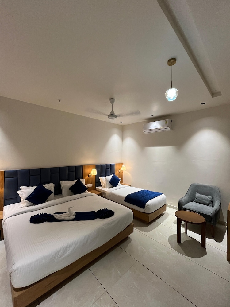 Hotel Premji by Shivalaya Darshanam
