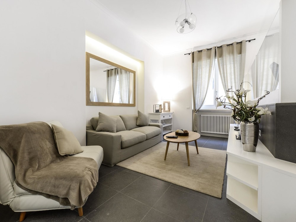 Popolo Apartment