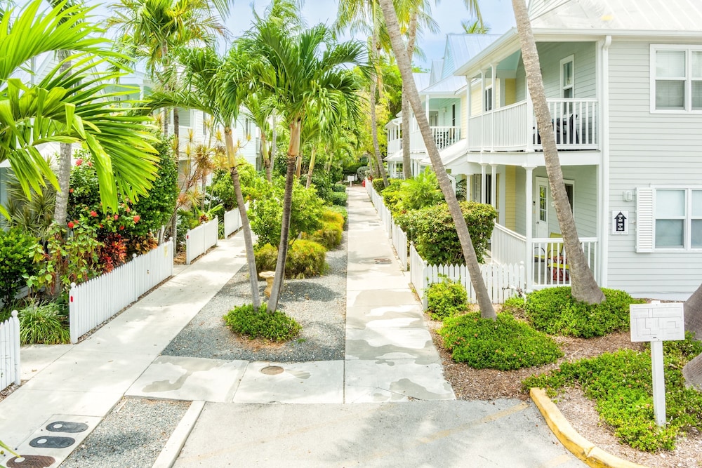 A Siesta Bay by Avantstay Key West Walkable Gated Community, Shared Pool Week Long Stays Only view 5