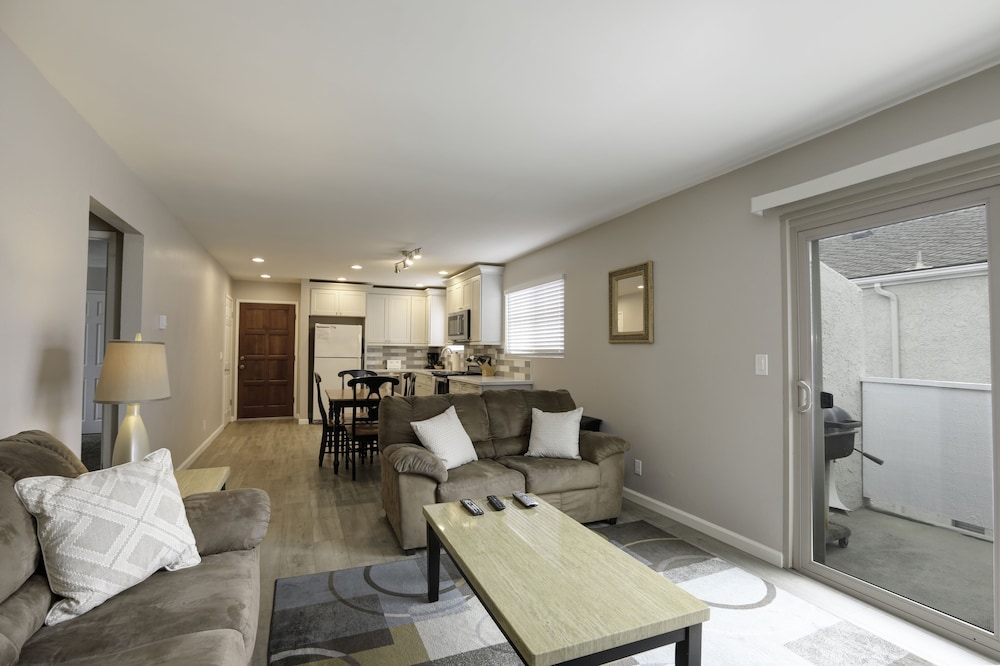 220 #7 Ocean View Ave 2 Bedroom Condo by Redawning view 4