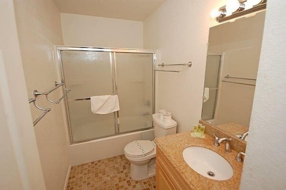 1503 Bonita Road 4 Bedroom Cabin by RedAwning