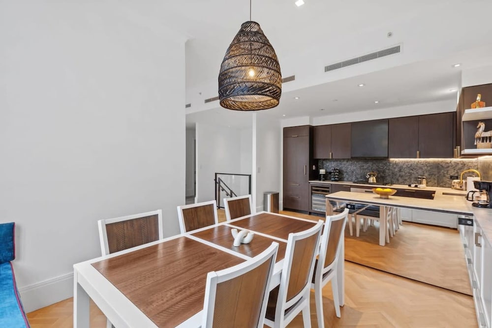 Clinton by Rovetravel 3BR Duplex w Backyard