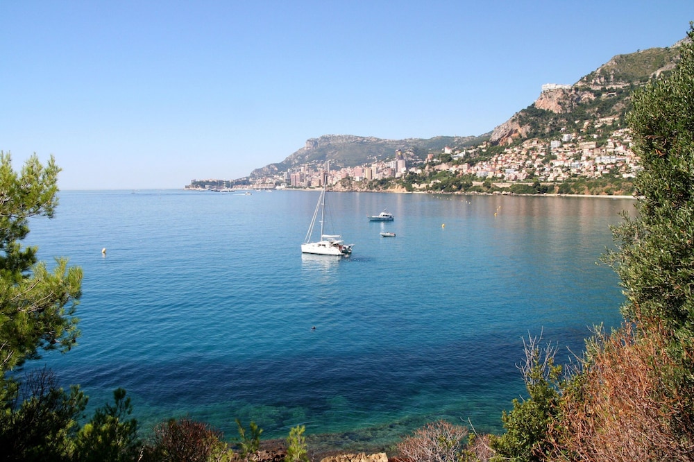 Mattoni in Menton With 1 Bedrooms and 1 Bathrooms