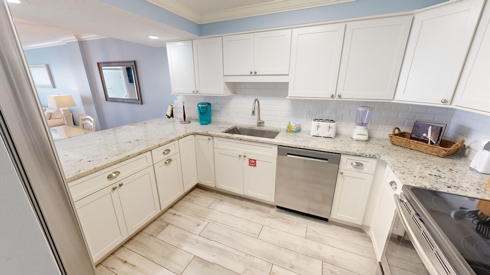Beach House 401b 2 Bedroom Condo