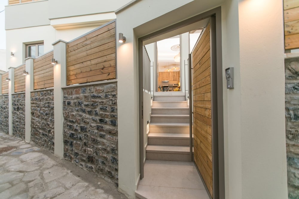 Ekaterini Luxury House