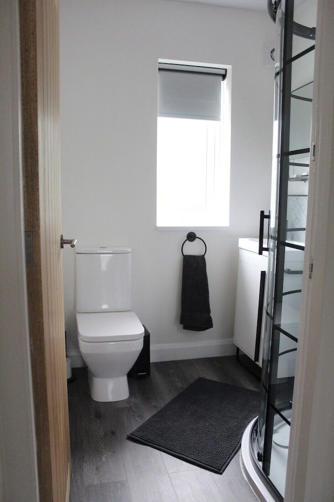 House - Sleeps 4 - Parking - Garden - City Centre