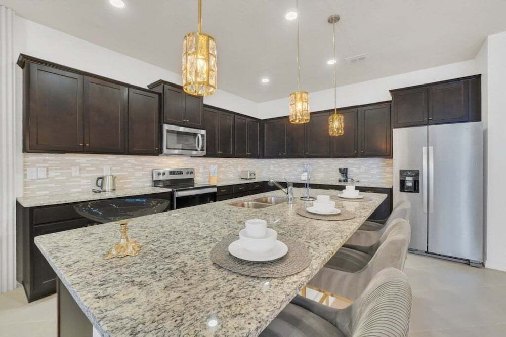 10 Bed 8 Bath Villa Gamesroom & Pool 16284saint 10 Bedroom Villa