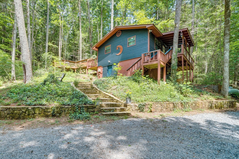 Tranquil North Georgia Cabin Near Vogel State Park view 4