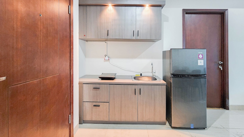 Best Deal 1Br And Modern Look At Grand Sungkono Lagoon Apartment