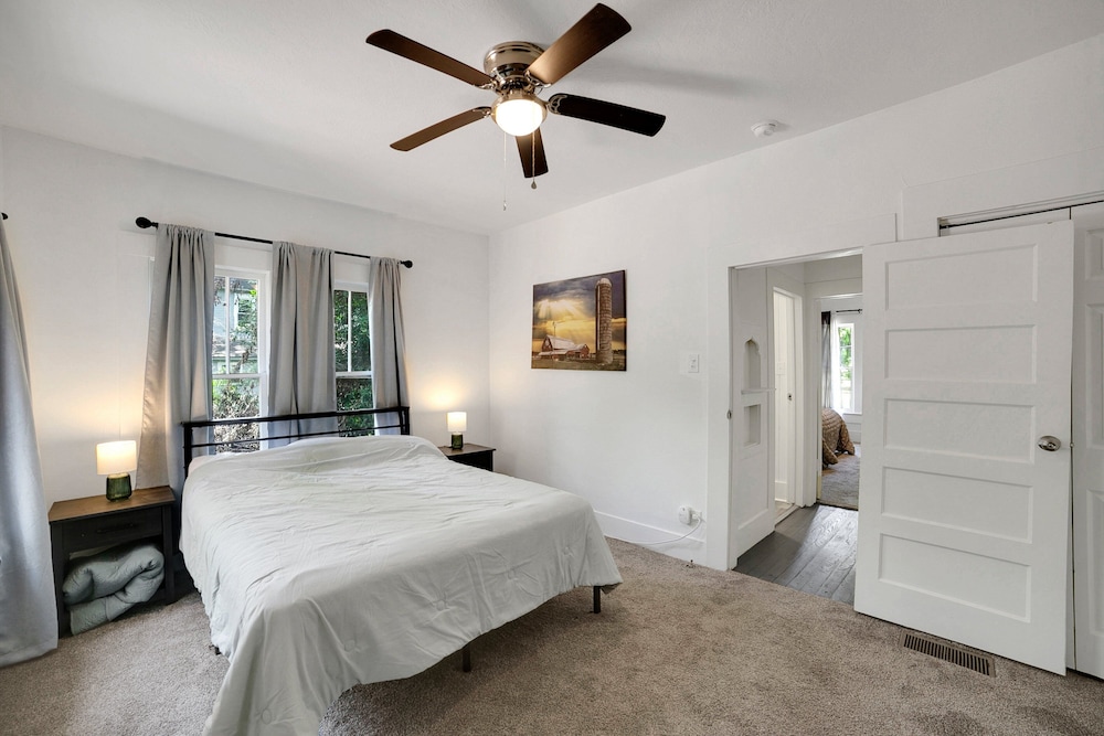 Magnolia House Walk To Festival Park 3 Bedroom Home