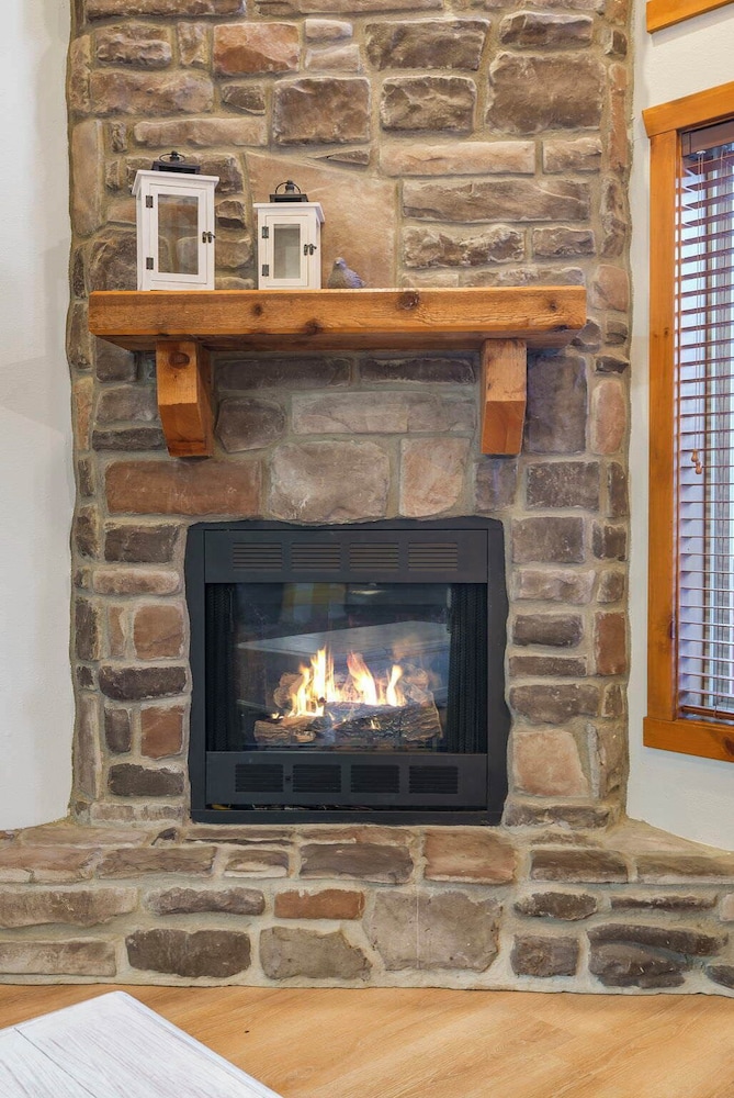 Kemper's Cabin in the Ozarks - Onsite Amenities