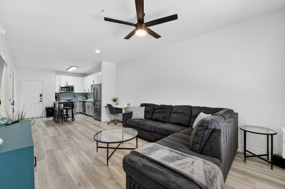 Chic 1br At Westgate Pool, Gym & Stadium Fun 1 Bedroom Apts