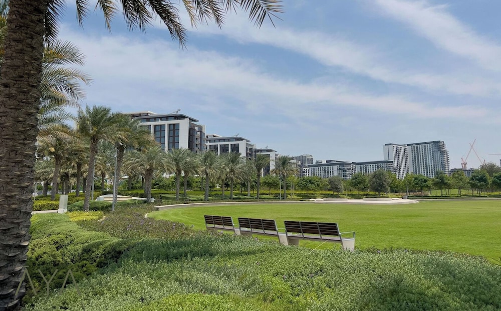 Aya - Prime City-View Apartment in Park Ridge Tower C