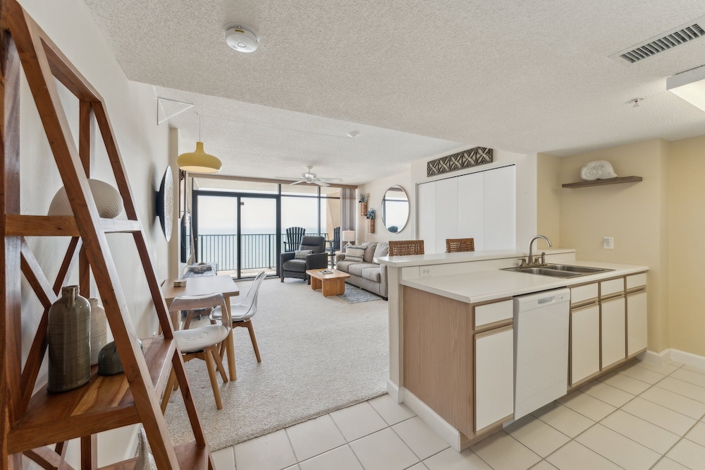 Stunning Ocean Views From The 10th Floor 1 Bedroom Condo
