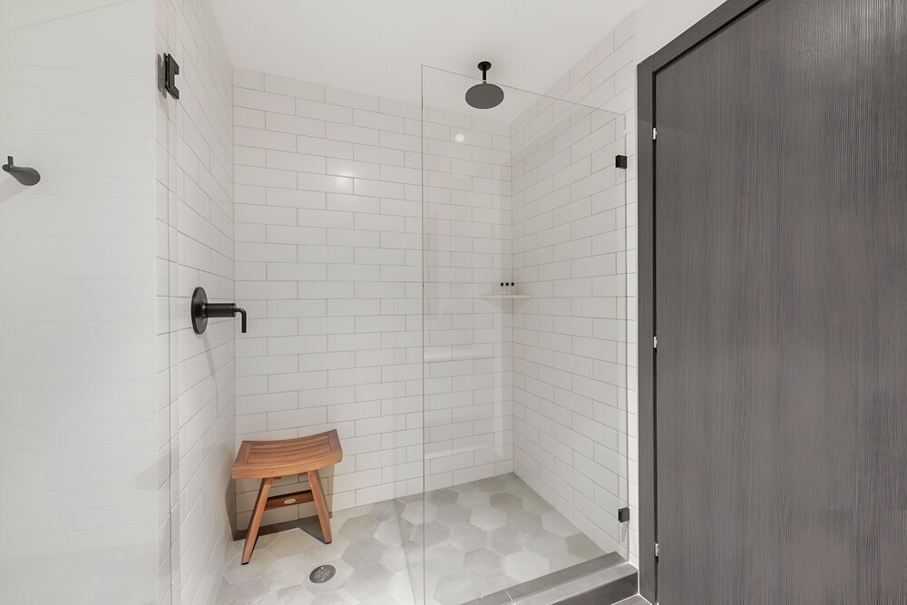 Exquisite Bay View Studio at Miami