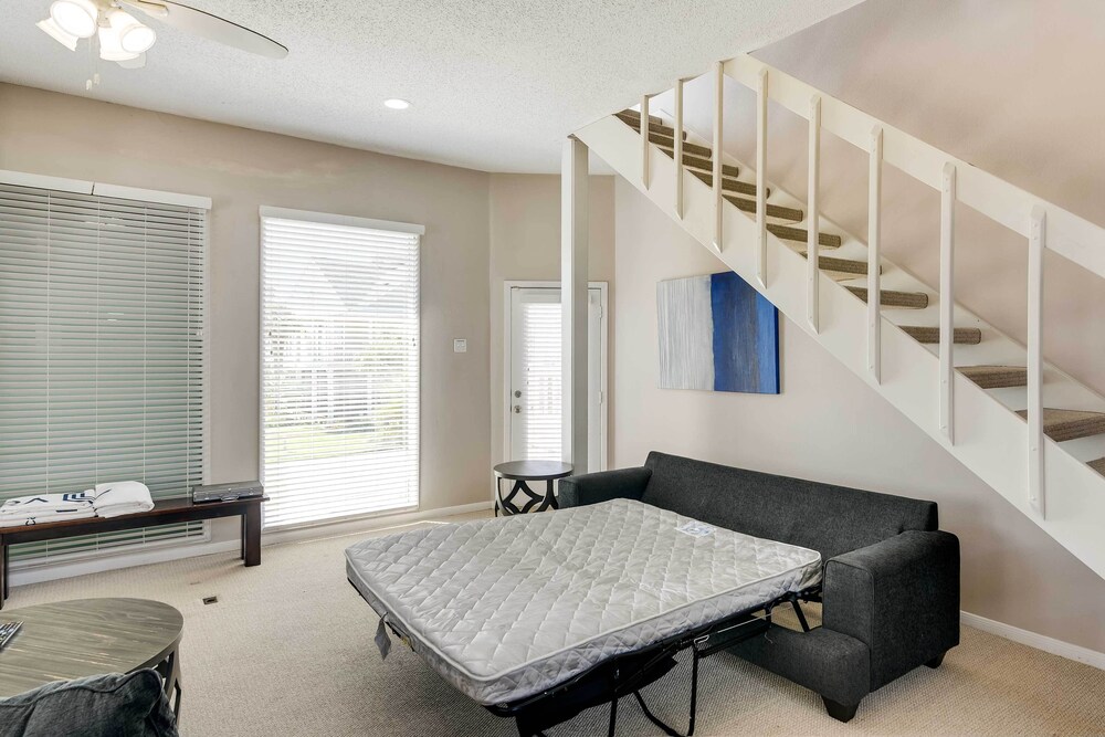 Pet-friendly Galveston Home w/ Wraparound Deck