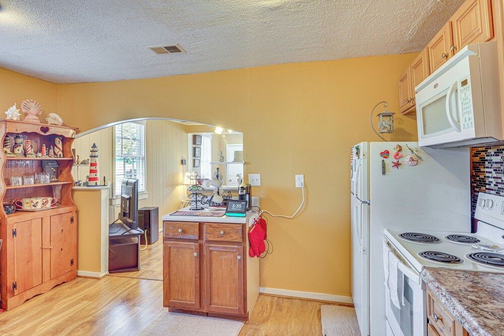 Cozy Home Near Bay Access in Panama City!