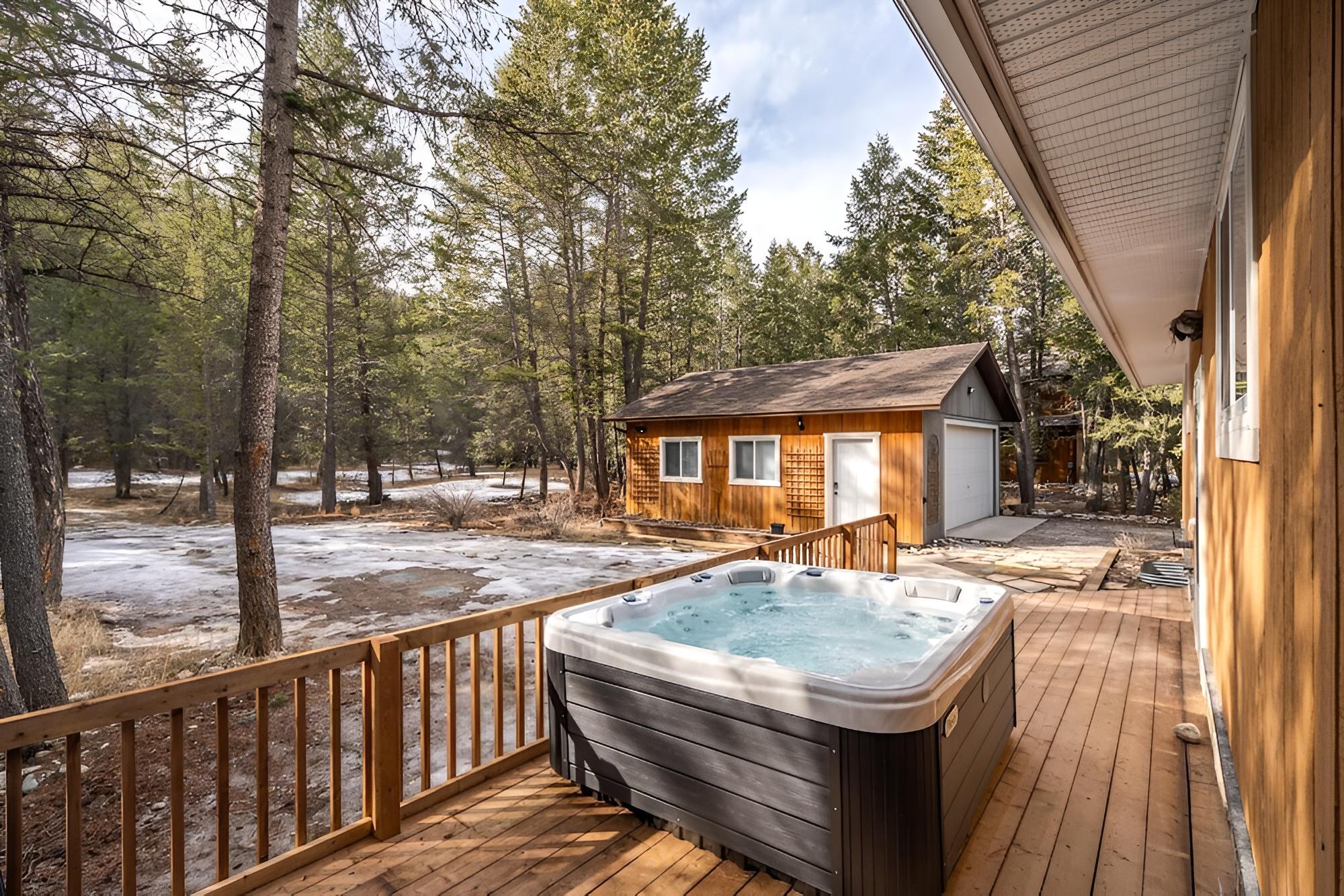 The Sleeping Moose Hot Tub Pool Table