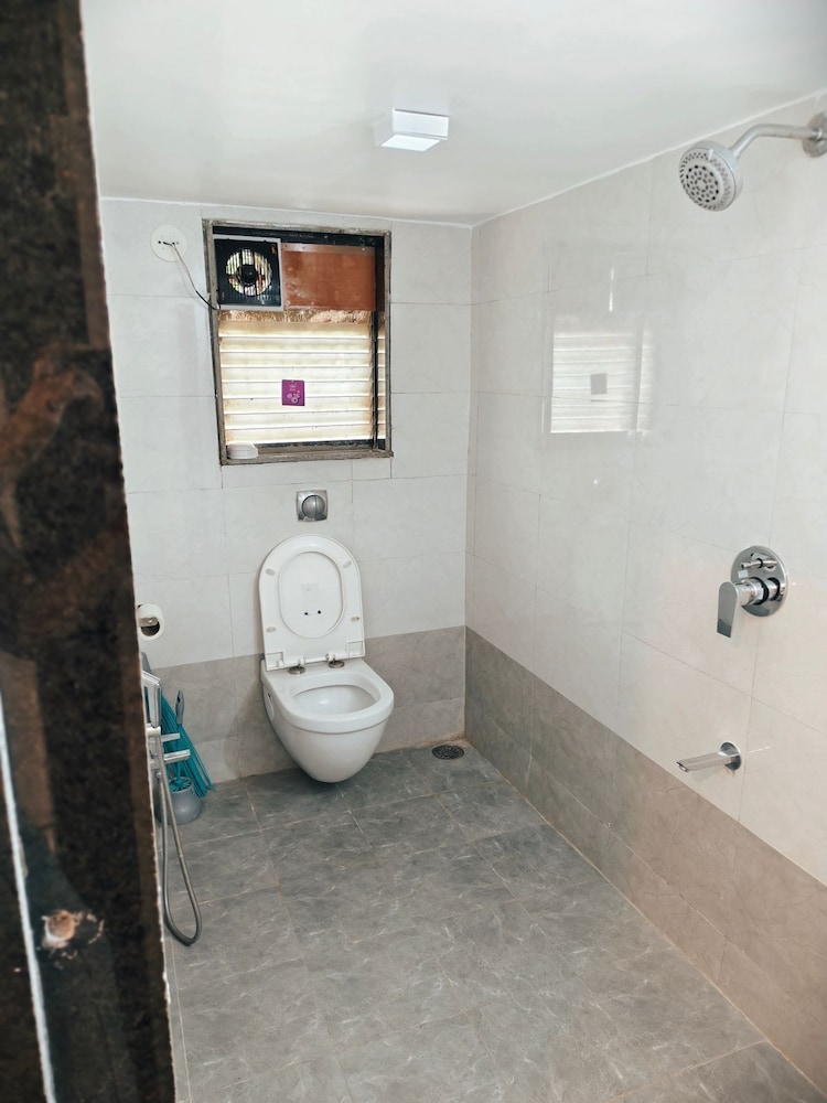 Osho Apartments