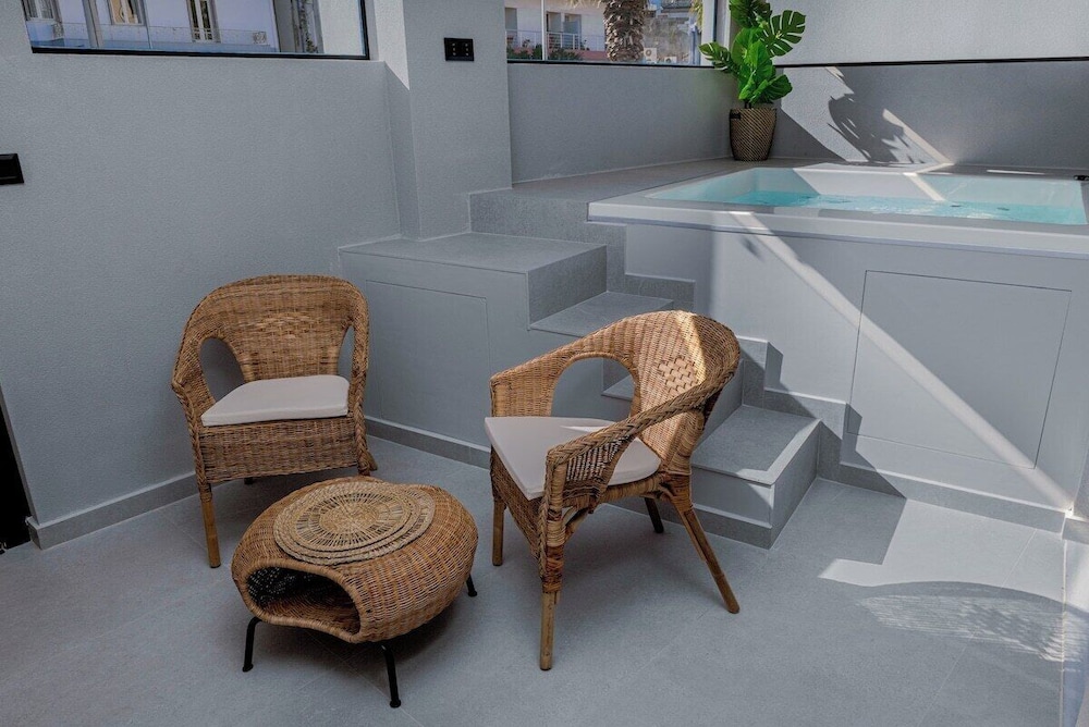 G B Urban Spa by Cretanhouses