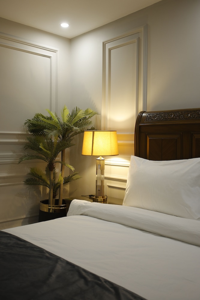ZAR Luxury Suites Murree