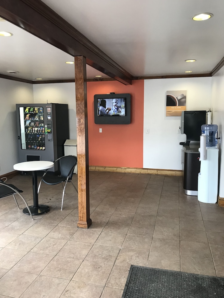 Northway Inn Queensbury - Lake George - Property Image 21