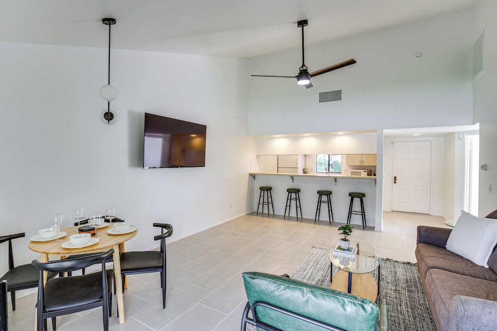 Pet-friendly Palm Desert Retreat: Golf Course View