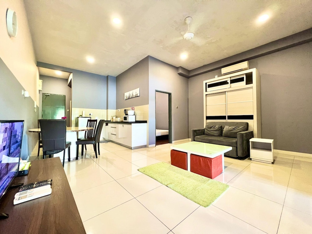Capital O 90986 The Loft Residences photo 4