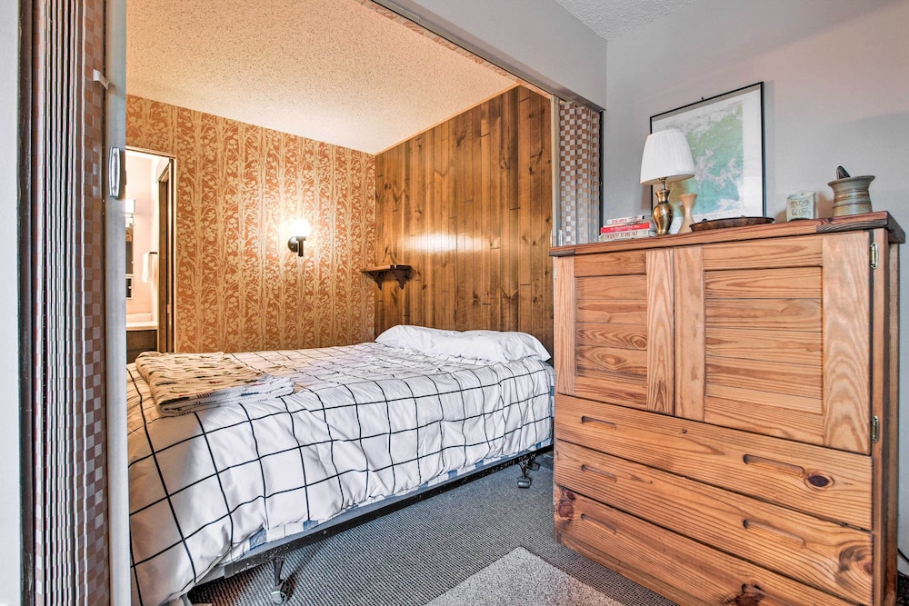Cozy Big Sky Studio ~ 1 Mile to Mtn Village! view 2