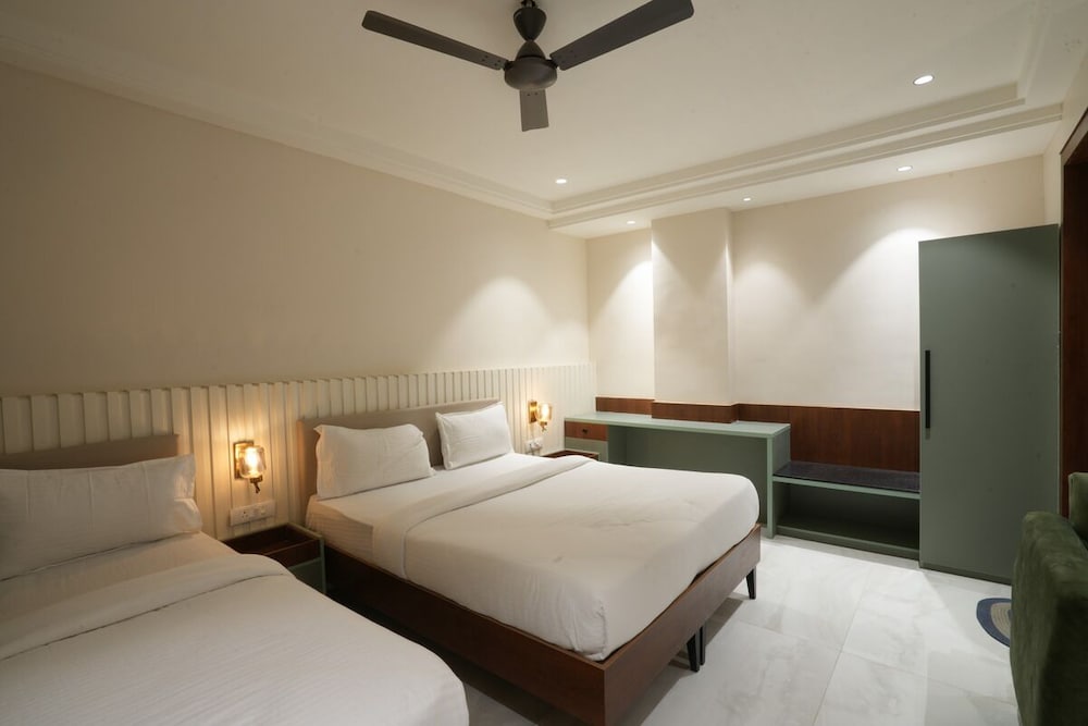 Hotel Square 36