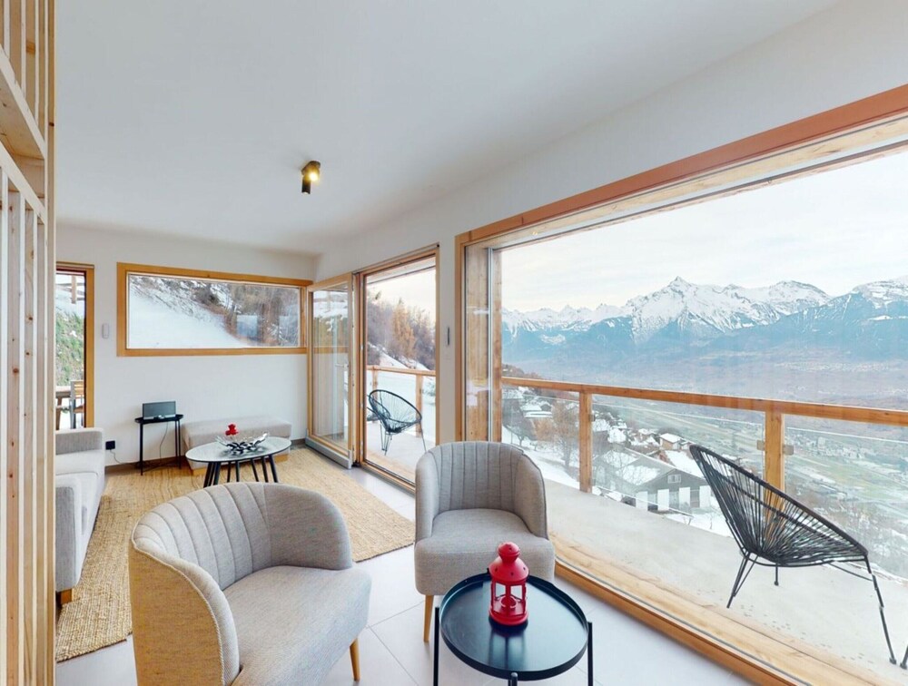 Cozy Chalet Amidst Valley With Balcony