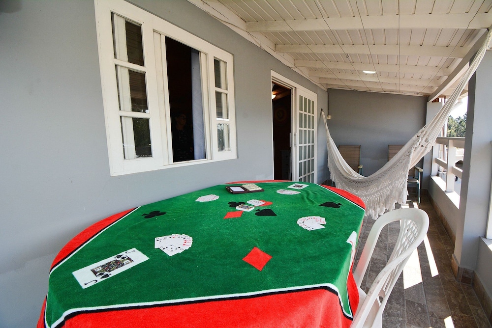 Ampla Casa com Piscina Ponta do Papagaio