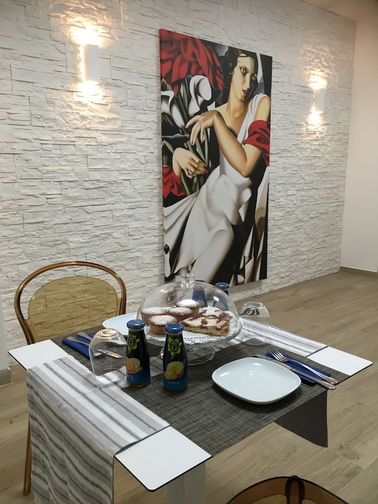 Loris B&B en Monserrato — dining