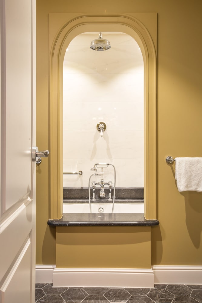 Bruges Vacations - Hotel de Castillion - Property Image 23