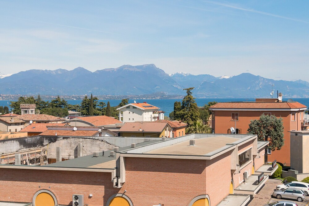 I Tulipani Apartment by Wonderful Italy view 3