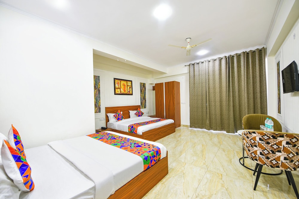 Fabhotel Prime The Golden Petals & Banquet