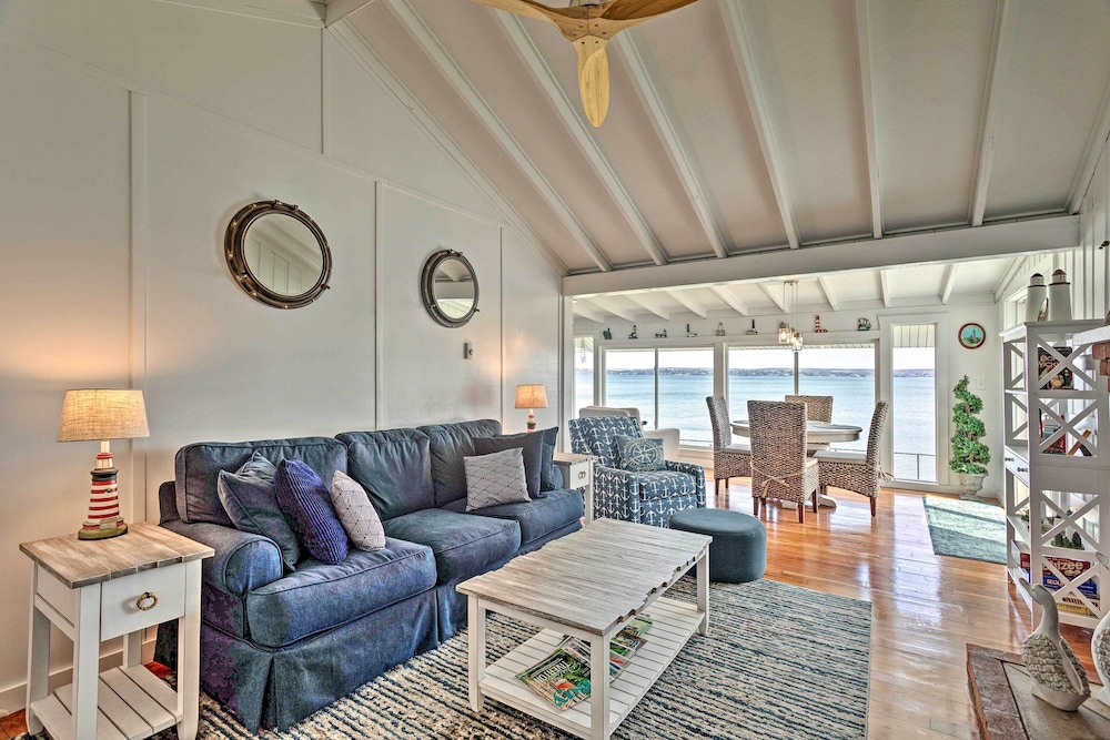 Waterfront Portsmouth Cottage: 8 Mi. From Newport!