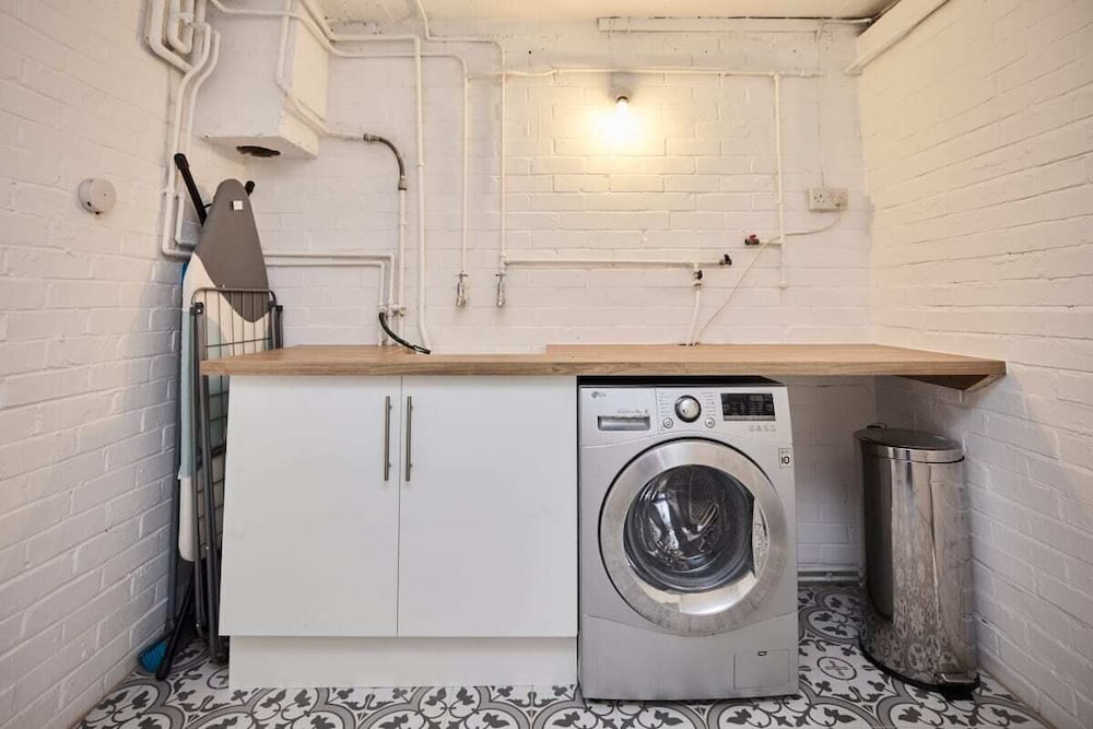 The Oxford Garden House - Spacious 5-bed Oxford Home With Garden & Balcony