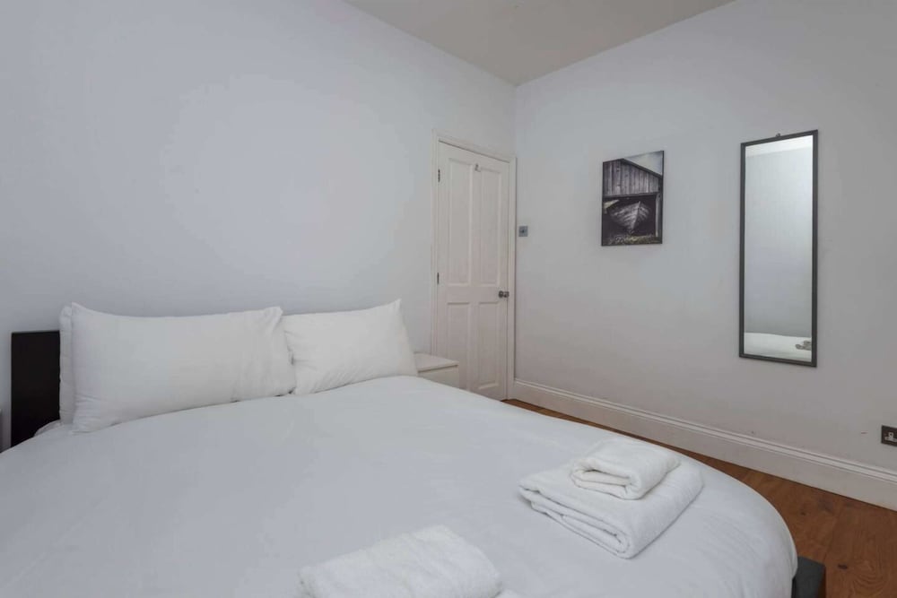 Ground Floor Apartment - Private Garden