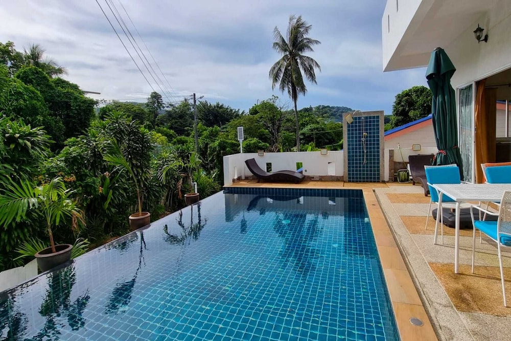 Family Pool Villa Happi near Yanui Beach