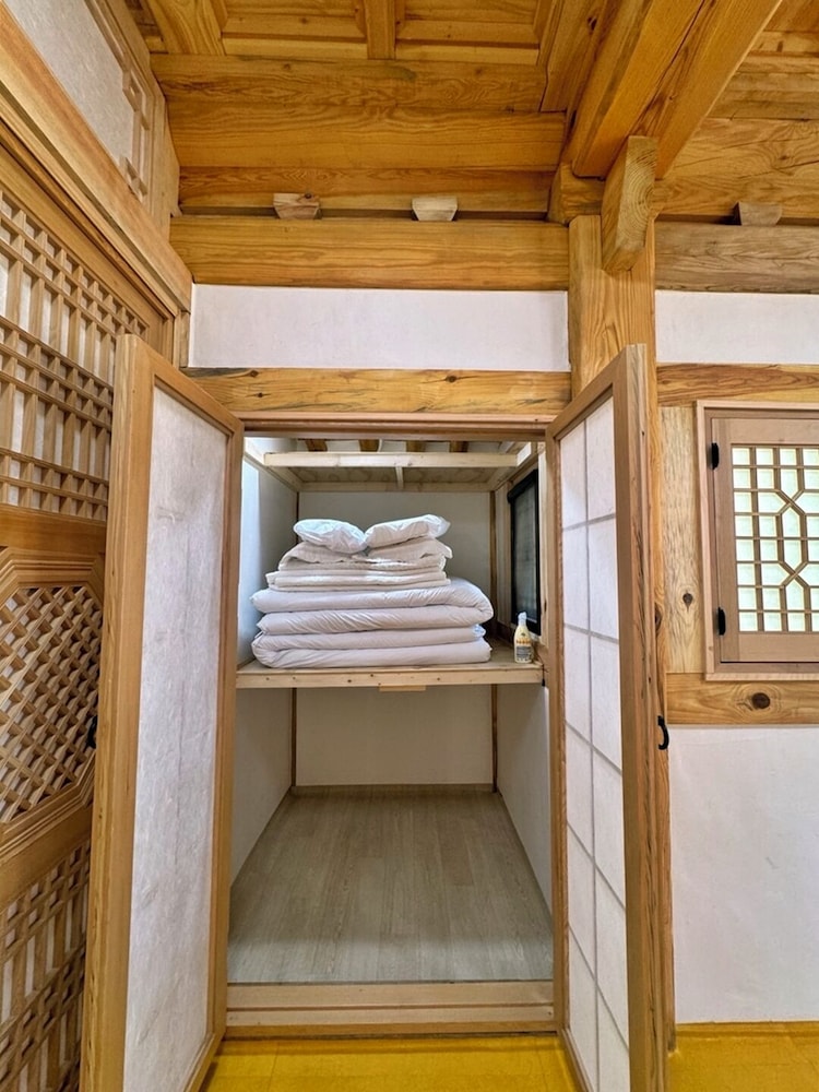 Jukrokjungsa hanokstay
