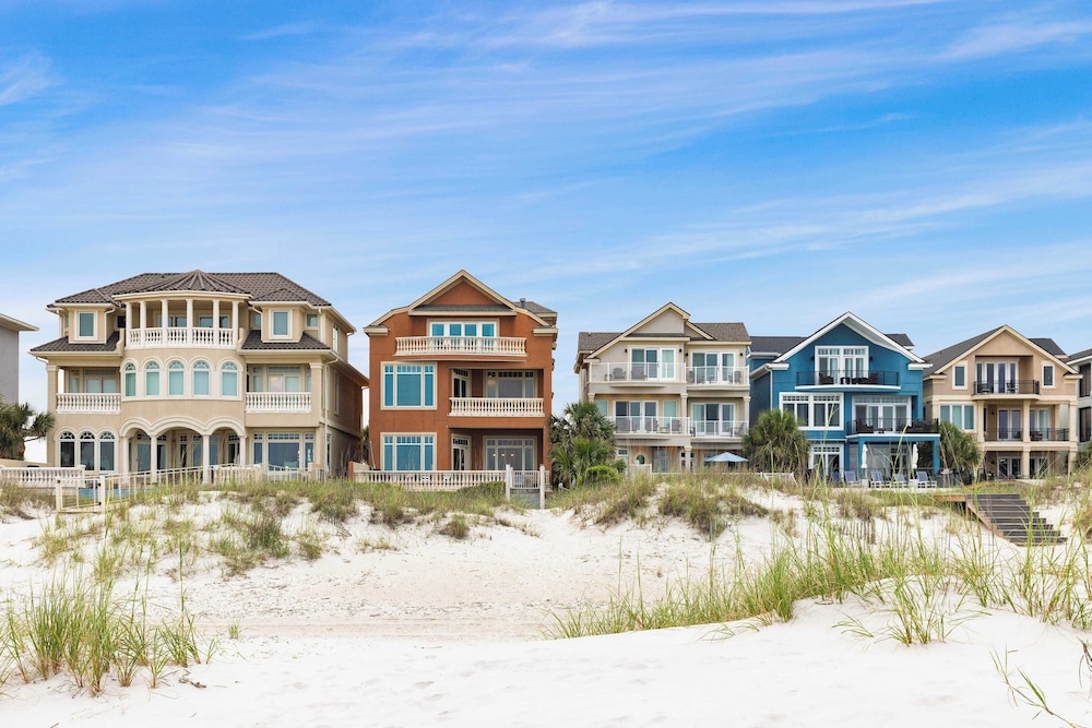 11 Singleton Beach by Avantstay Oceanfront Retreat w/ Private Pool + Boardwalk Near Hilton Head Hotspots
