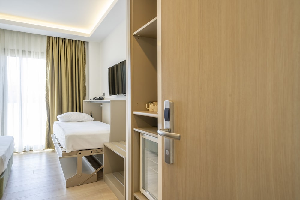 Olive Tree Hotel - Image 32