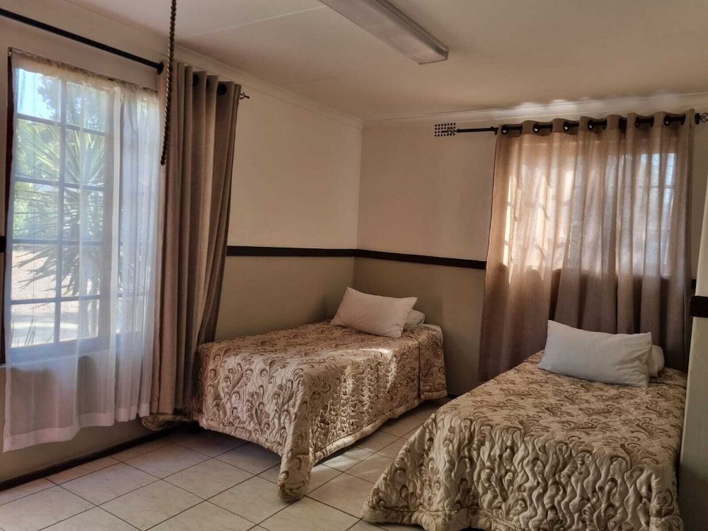 Emerald Guesthouse