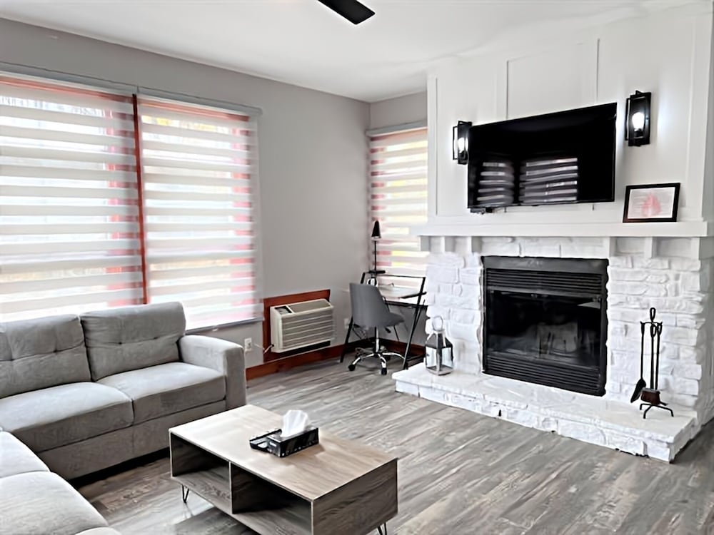 Les Eaux 227-1 by Escapades Tremblant